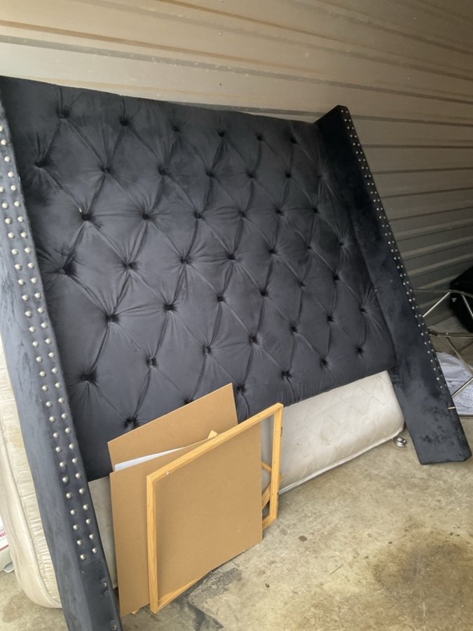 10 x 20 storage unit in Louisville, KY