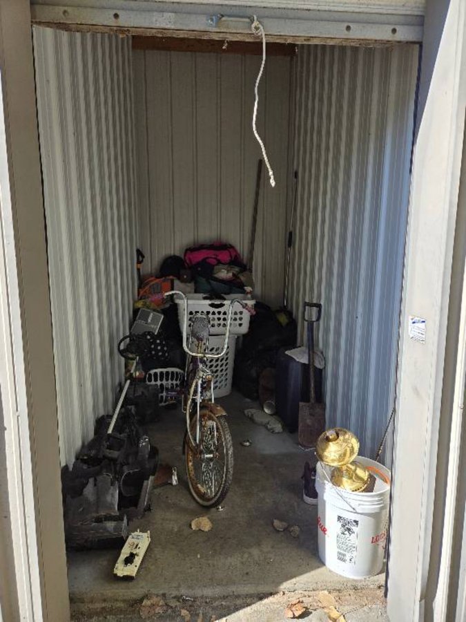 5 x 10 storage unit in Columbus, IN