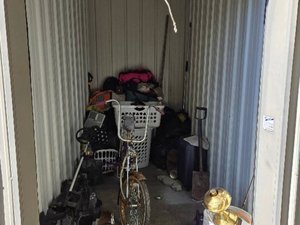 5 x 10 storage unit in Columbus, IN