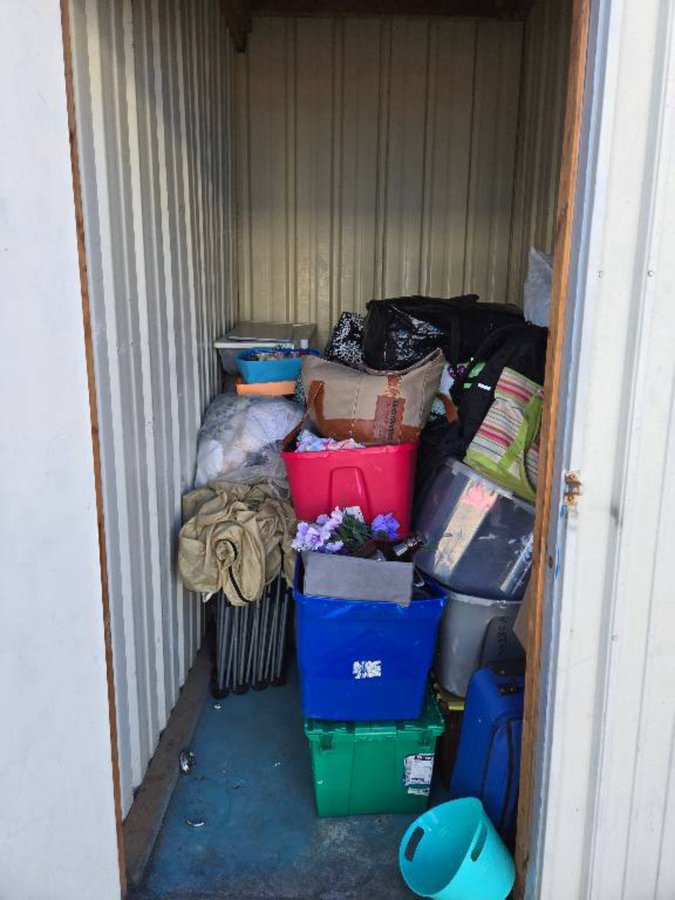 5 x 7 storage unit in Columbus, IN