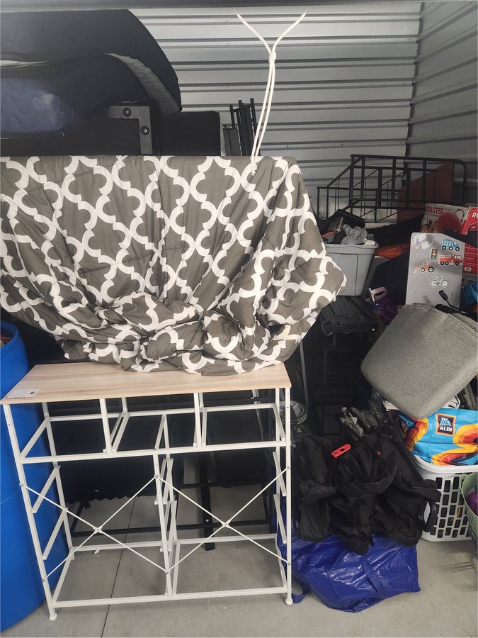 10 x 10 storage unit in Cleveland, OH
