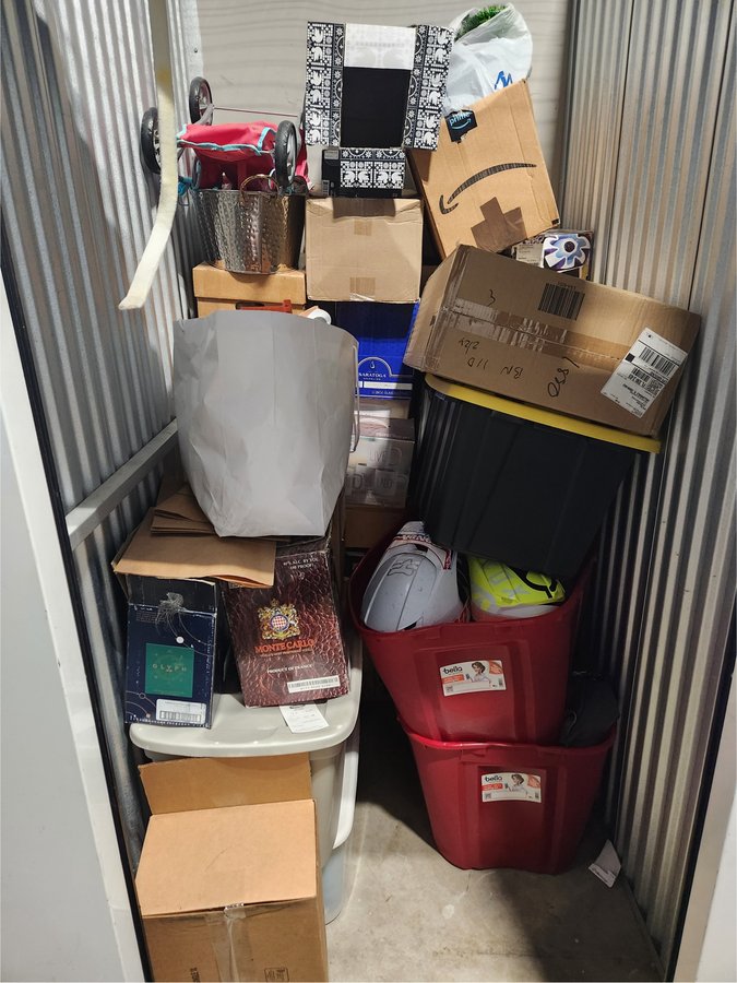 3 x 5 storage unit in Hollywood, FL