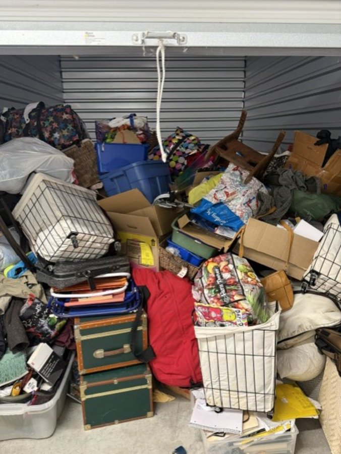 10 x 15 storage unit in Dale City, VA