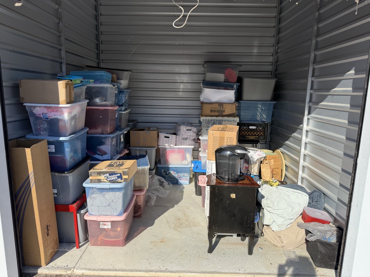 10 x 10 storage unit in Wildwood, FL