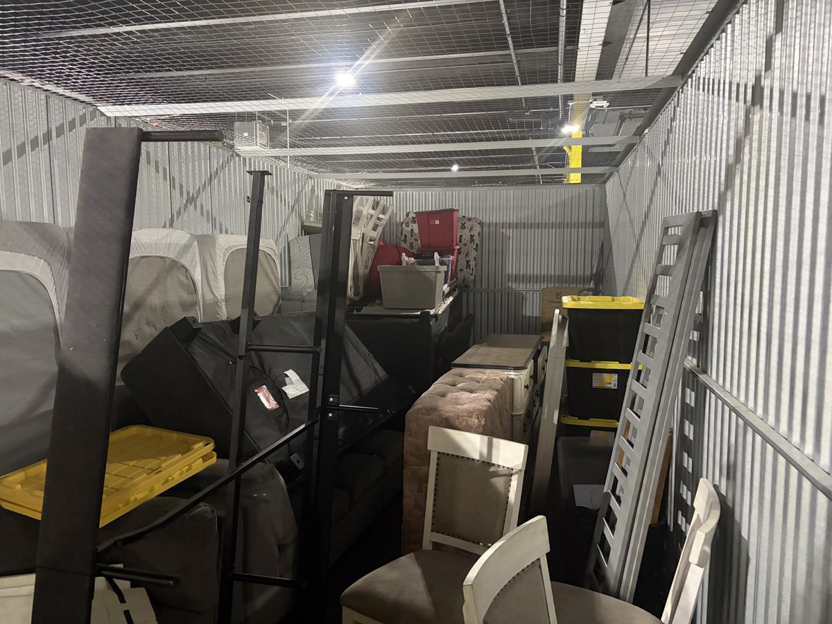 10 x 25 storage unit in Highland Park, MI