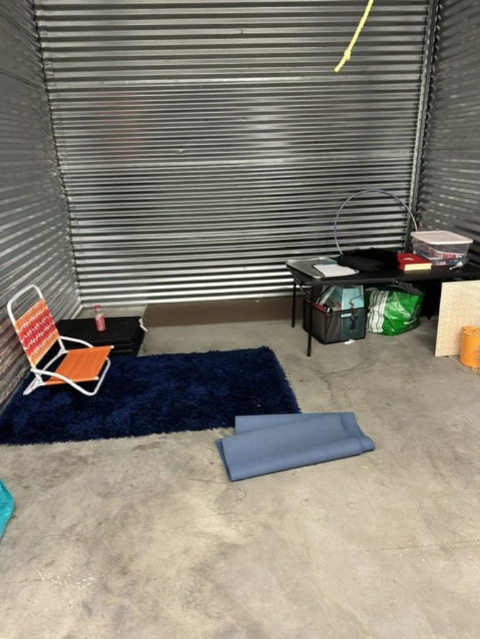 10 x 10 storage unit in Edison, NJ