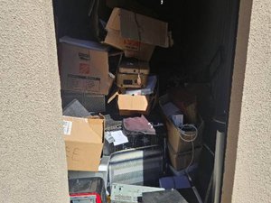 5 x 10 storage unit in Reseda, CA