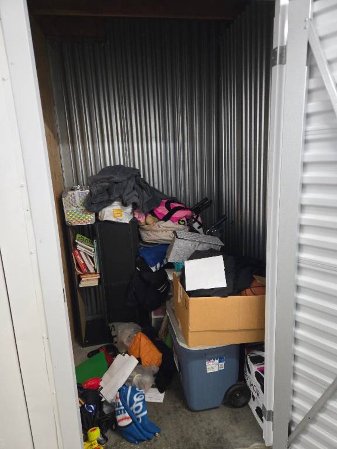 5 x 5 storage unit in Walnut, CA