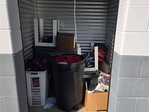 5 x 5 storage unit in Louisville, KY