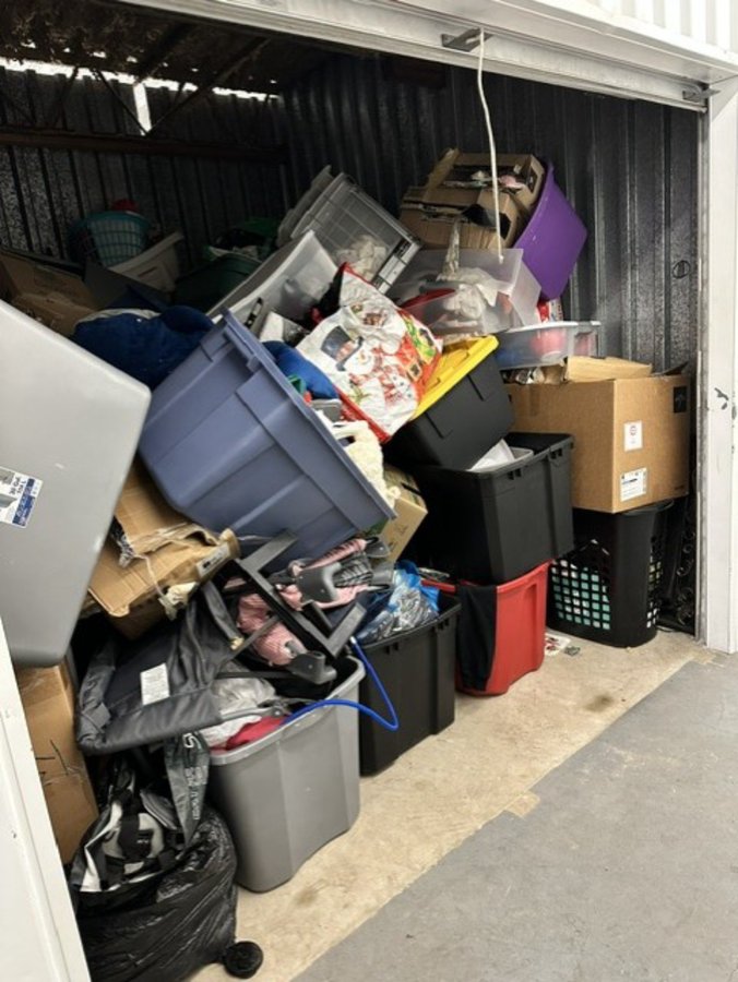 10 x 10 storage unit in Edison, NJ