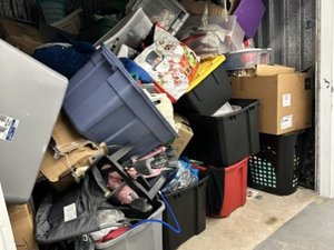 10 x 10 storage unit in Edison, NJ