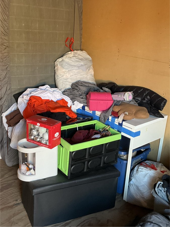 10 x 10 storage unit in Sylmar, CA