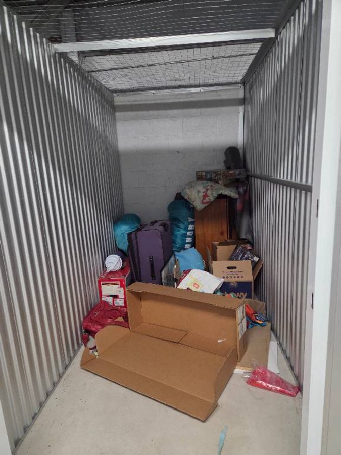 5 x 10 storage unit in Lansing, MI