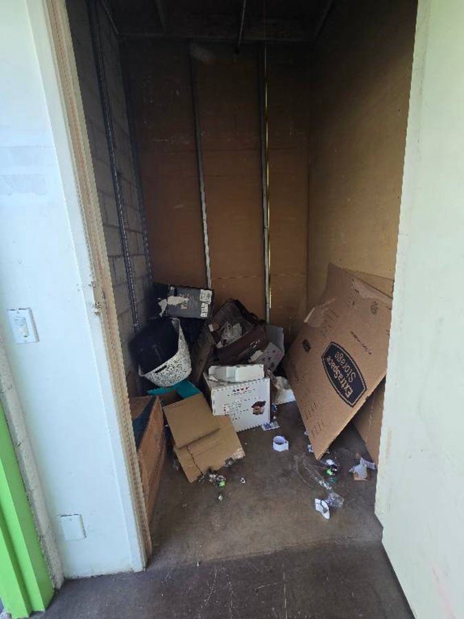 5 x 6 storage unit in Claremont, CA