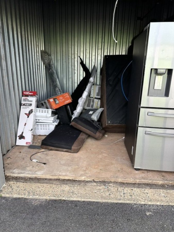 10 x 10 storage unit in Edison, NJ
