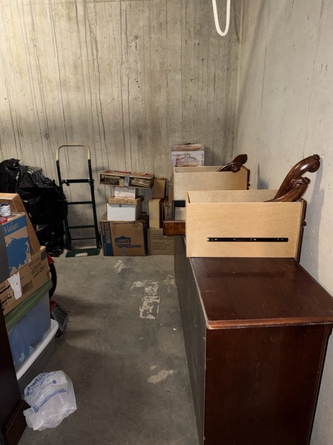 10 x 20 storage unit in Lorton, VA