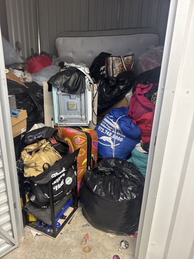 10 x 10 storage unit in Bridgewater, NJ