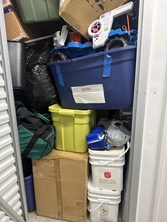 10 x 15 storage unit in Bridgewater, NJ