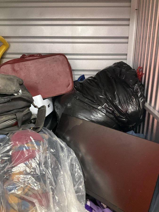 15 x 5 storage unit in Louisville, KY