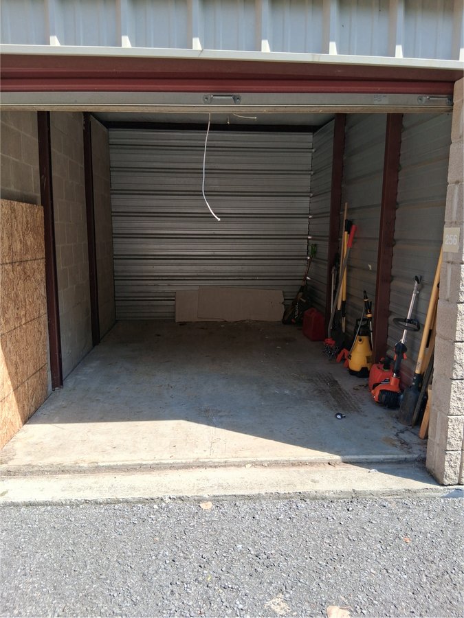 10 x 15 storage unit in Goodlettsville, TN