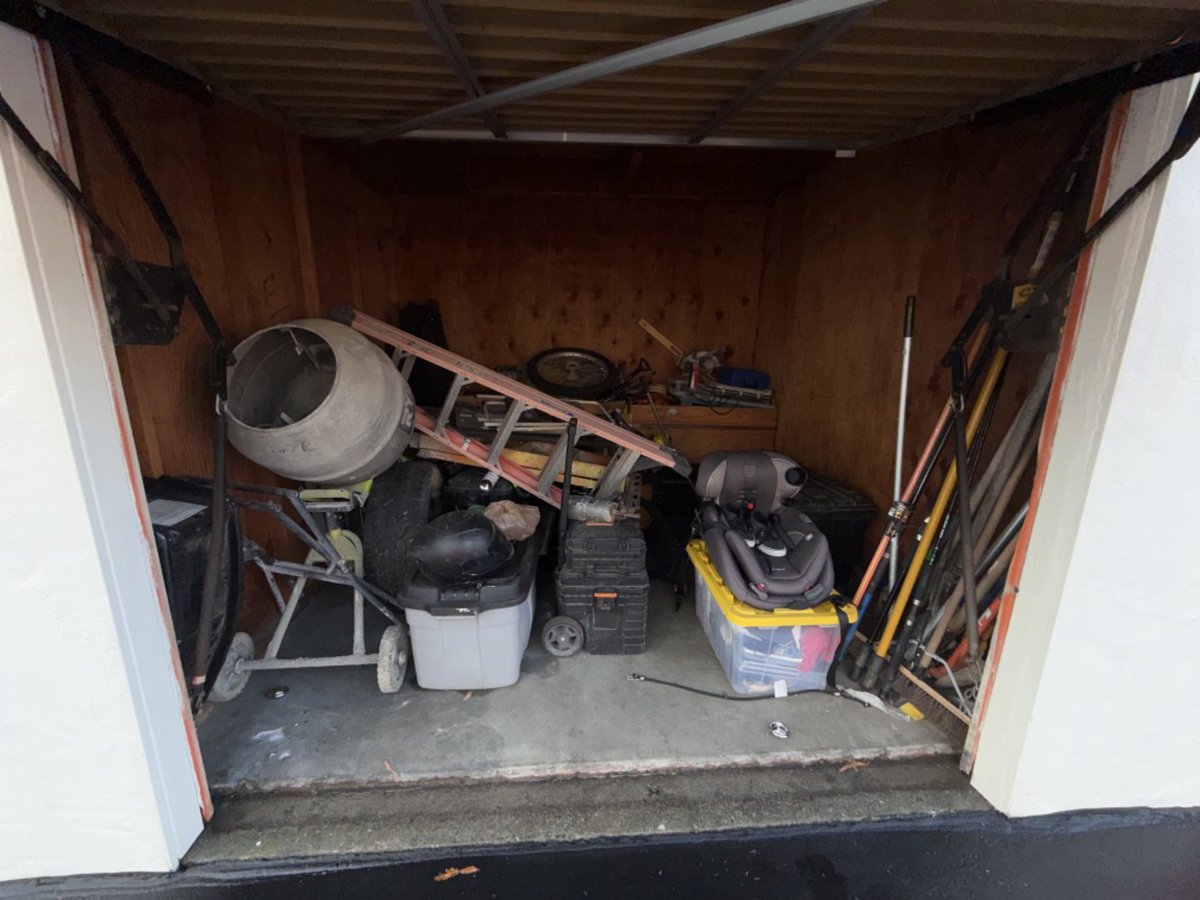 10 x 10 storage unit in Goleta, CA