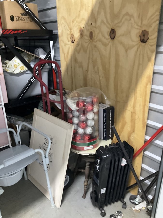 10 x 30 storage unit in Mobile, AL