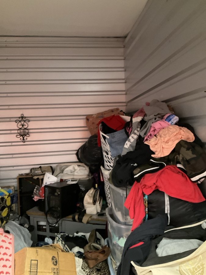 10 x 10 storage unit in Louisville, KY