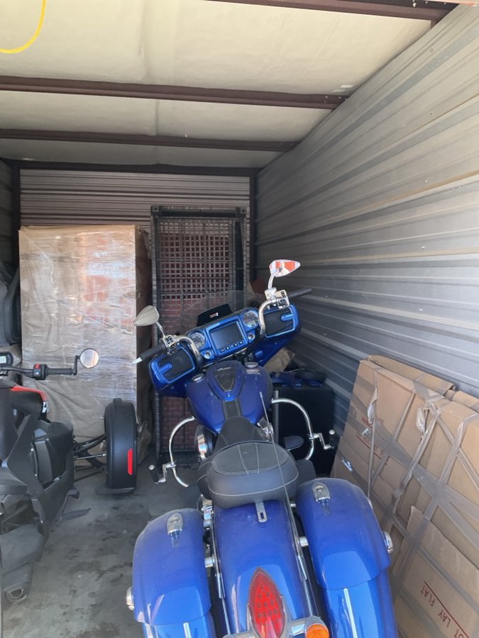 10 x 20 storage unit in Louisville, KY