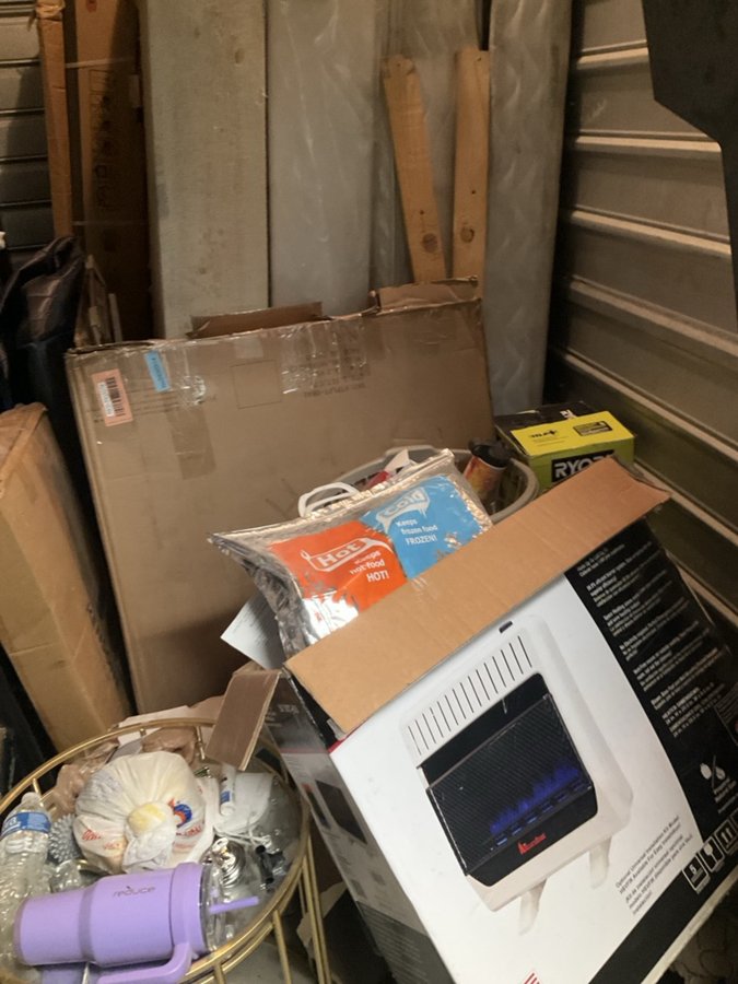 10 x 10 storage unit in Louisville, KY