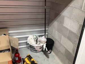 10 x 5 storage unit in Louisville, KY
