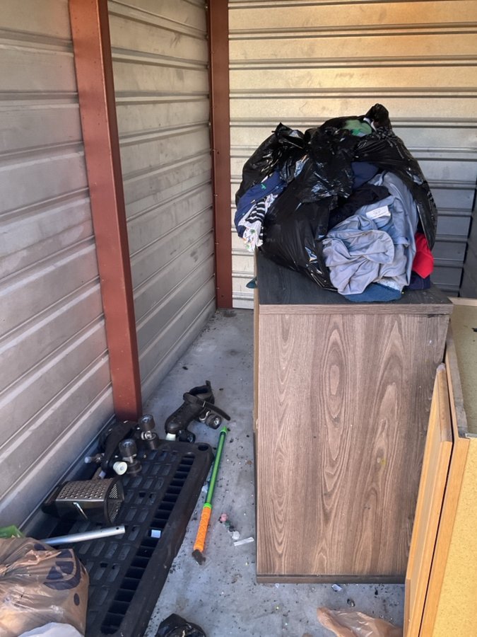5 x 10 storage unit in Louisville, KY