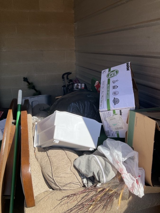 10 x 10 storage unit in Louisville, KY