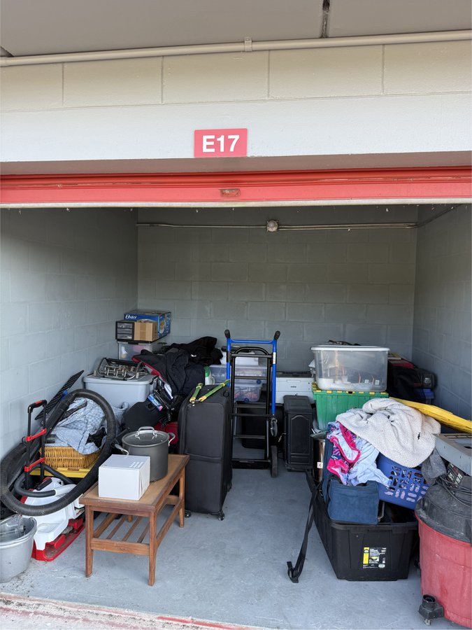 10 x 10 storage unit in Leesburg, FL