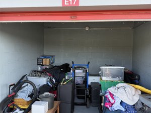10 x 10 storage unit in Leesburg, FL