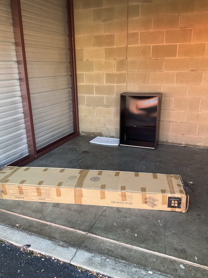 10 x 10 storage unit in Louisville, KY