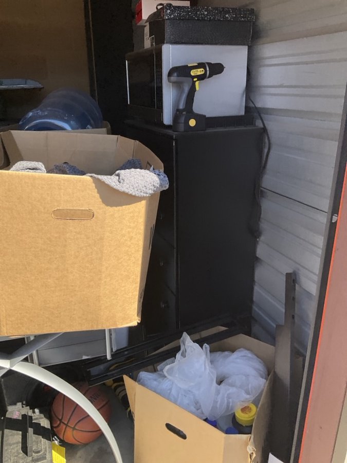 10 x 10 storage unit in Louisville, KY