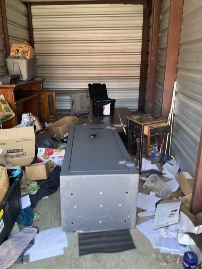 10 x 20 storage unit in Louisville, KY