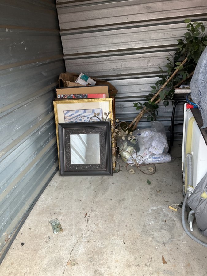 20 x 10 storage unit in Mobile, AL