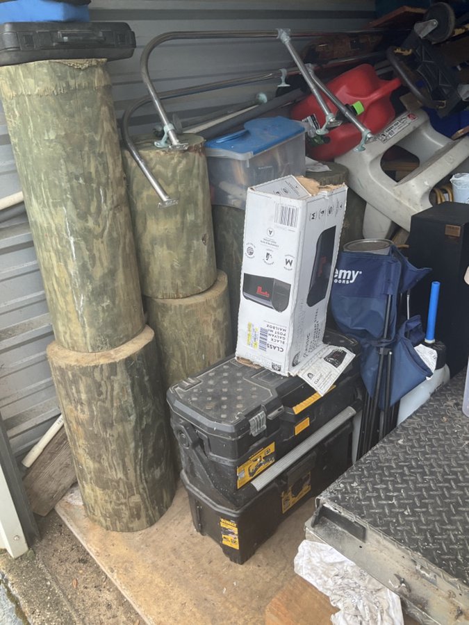 10 x 10 storage unit in Mobile, AL
