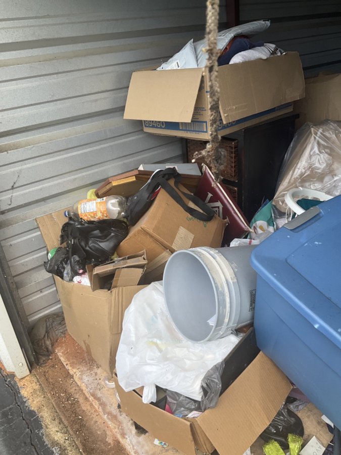 10 x 10 storage unit in Mobile, AL