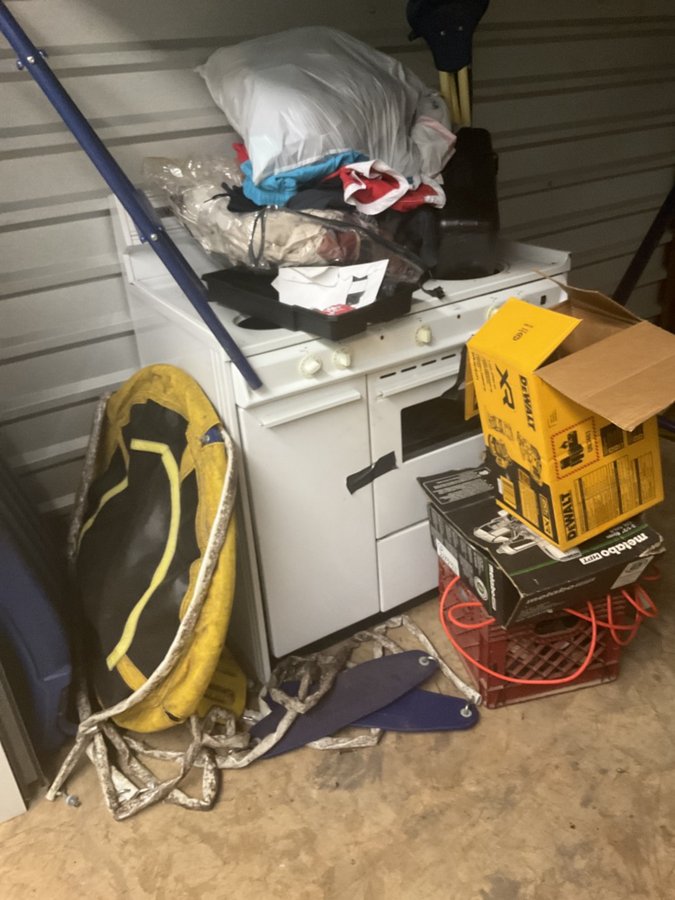 10 x 10 storage unit in Mobile, AL