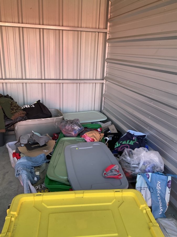 10 x 10 storage unit in Louisville, KY
