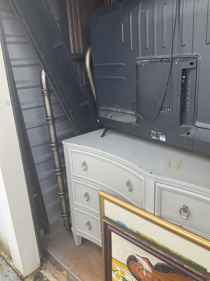 10 x 10 storage unit in Mobile, AL