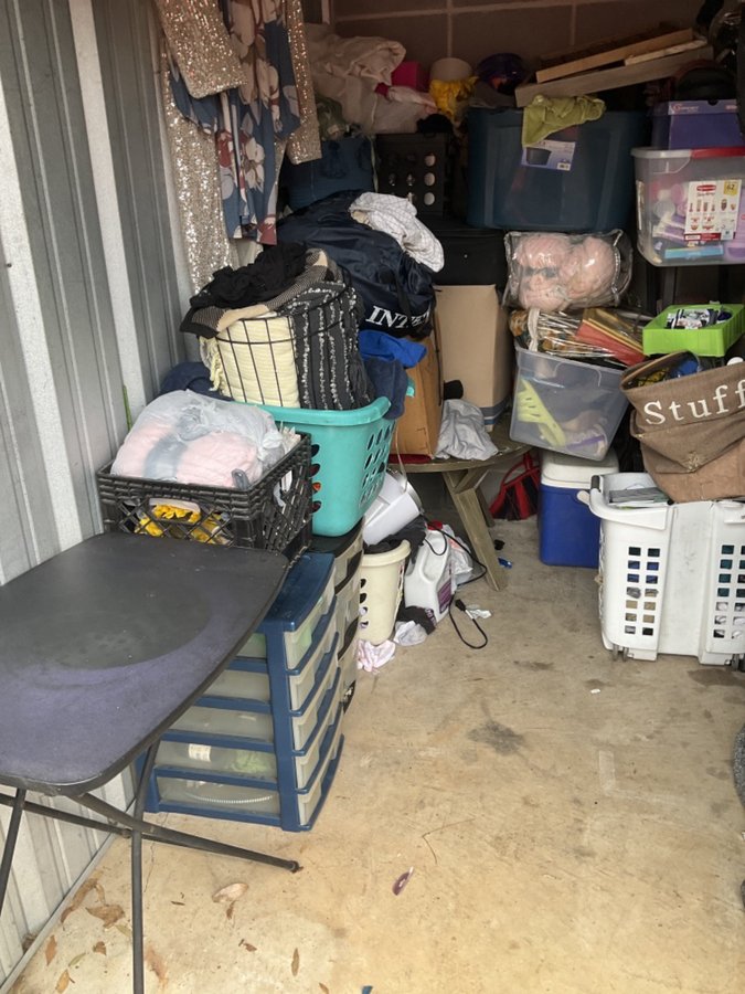 10 x 7 storage unit in Mobile, AL