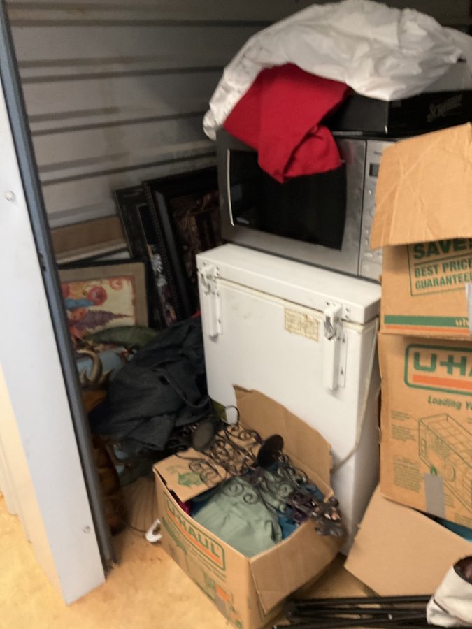 10 x 10 storage unit in Mobile, AL