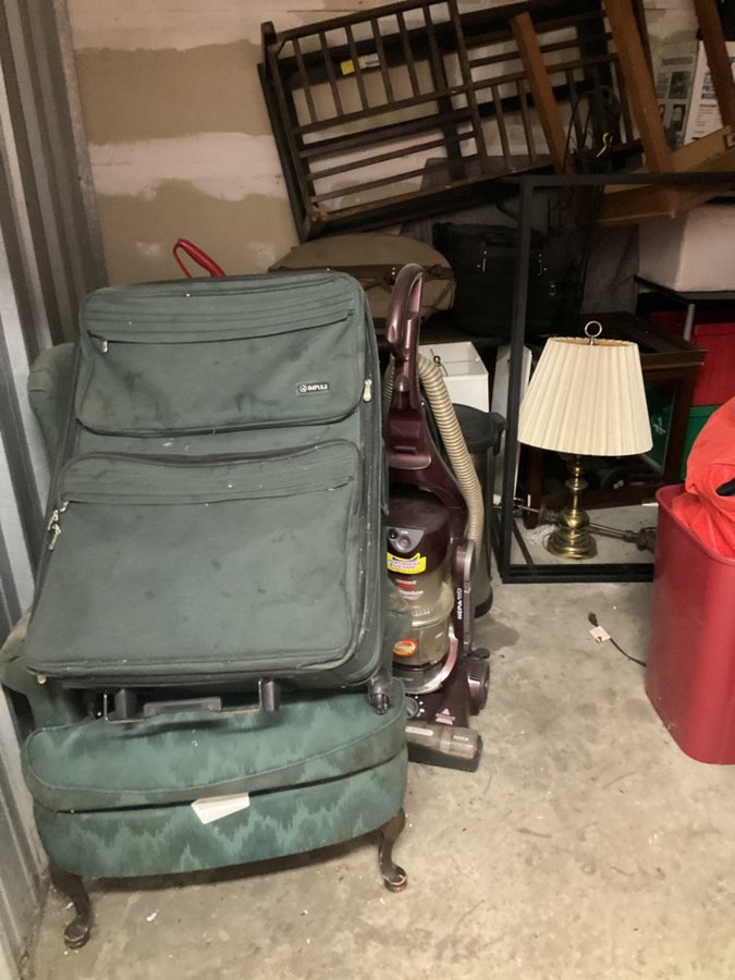 10 x 10 storage unit in Mobile, AL