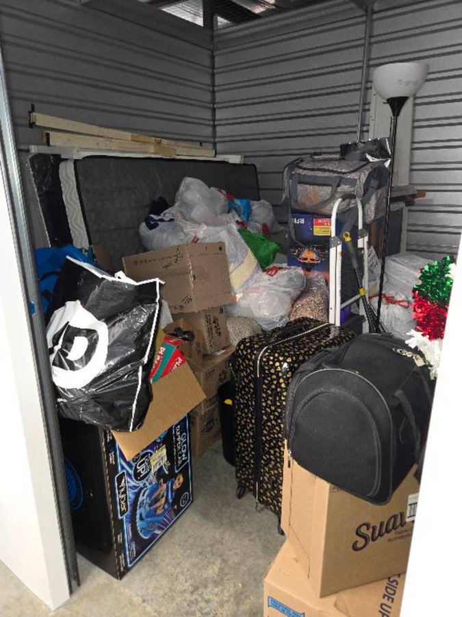 10 x 10 storage unit in Indianapolis, IN