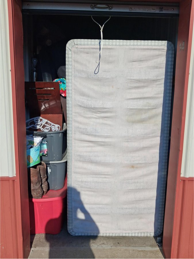 5 x 10 storage unit in Evansville, IN