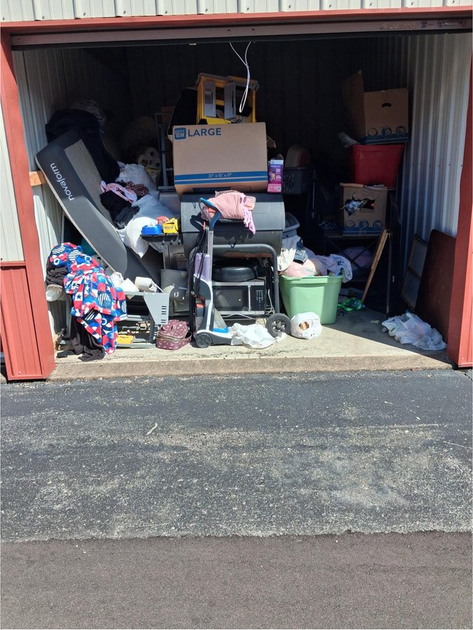 10 x 15 storage unit in Evansville, IN