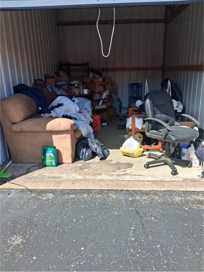 10 x 15 storage unit in Evansville, IN